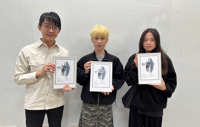 獲獎團隊與指導老師合照圖片