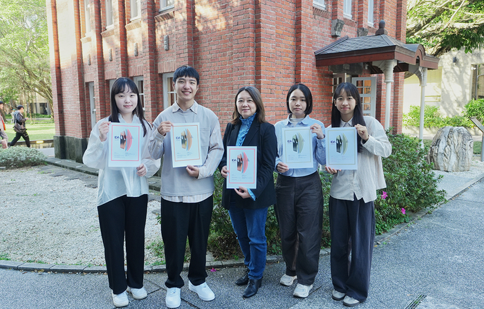 指導老師與團隊照片圖片